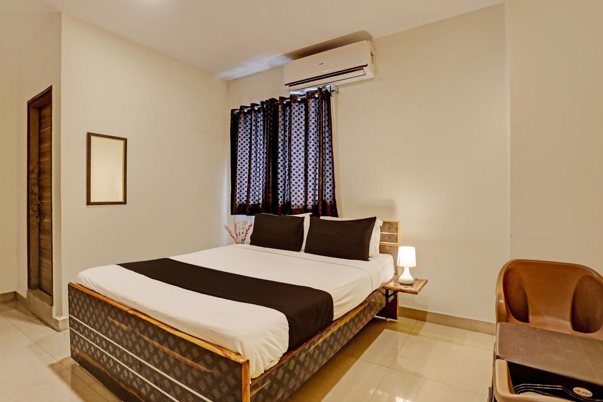 Capital O Saharsh Grand Near Shilparamam Haiderabad Buitenkant foto