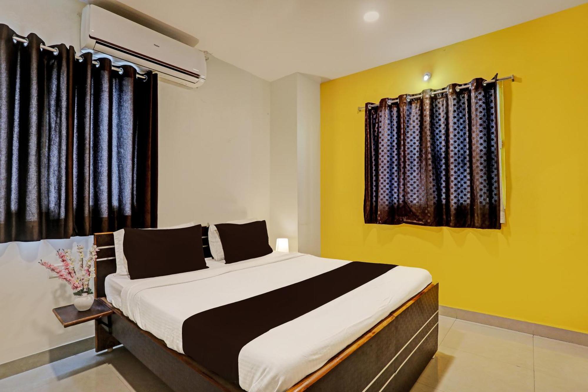 Capital O Saharsh Grand Near Shilparamam Haiderabad Buitenkant foto