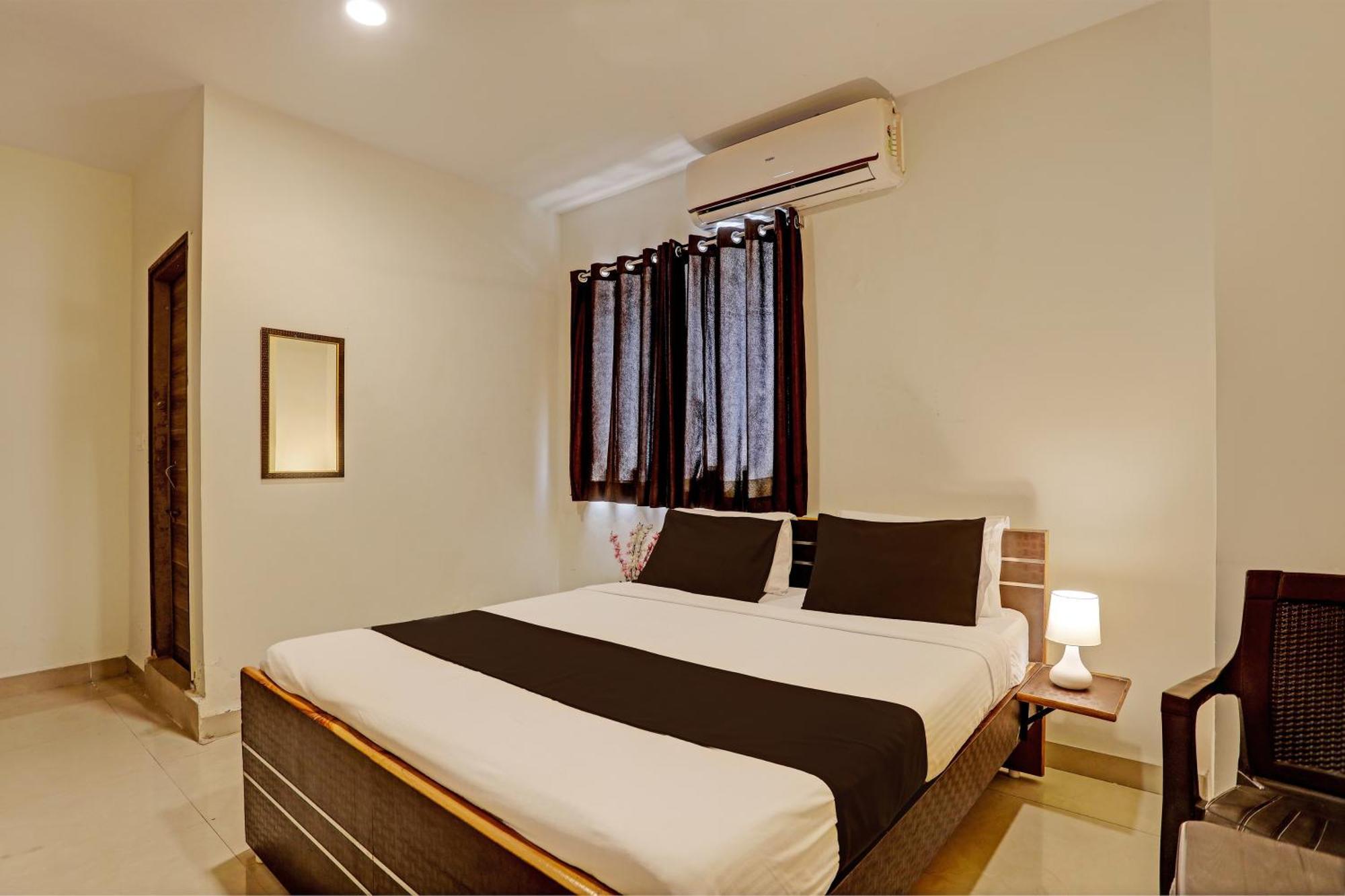 Capital O Saharsh Grand Near Shilparamam Haiderabad Buitenkant foto