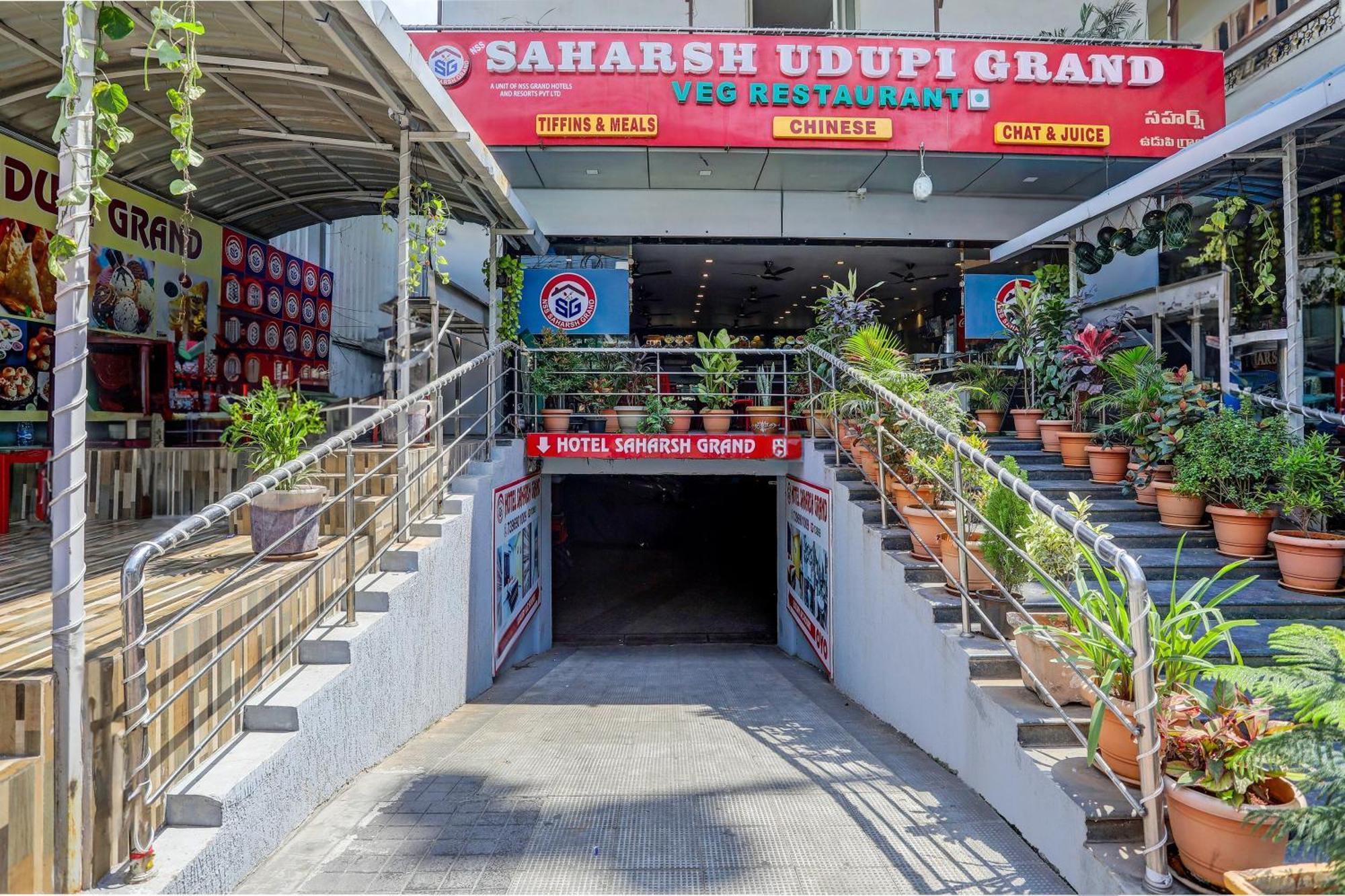 Capital O Saharsh Grand Near Shilparamam Haiderabad Buitenkant foto